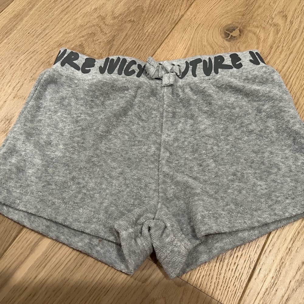 JUICY COUTURE VELVET GRAY GIRLS SHORTS-size 4